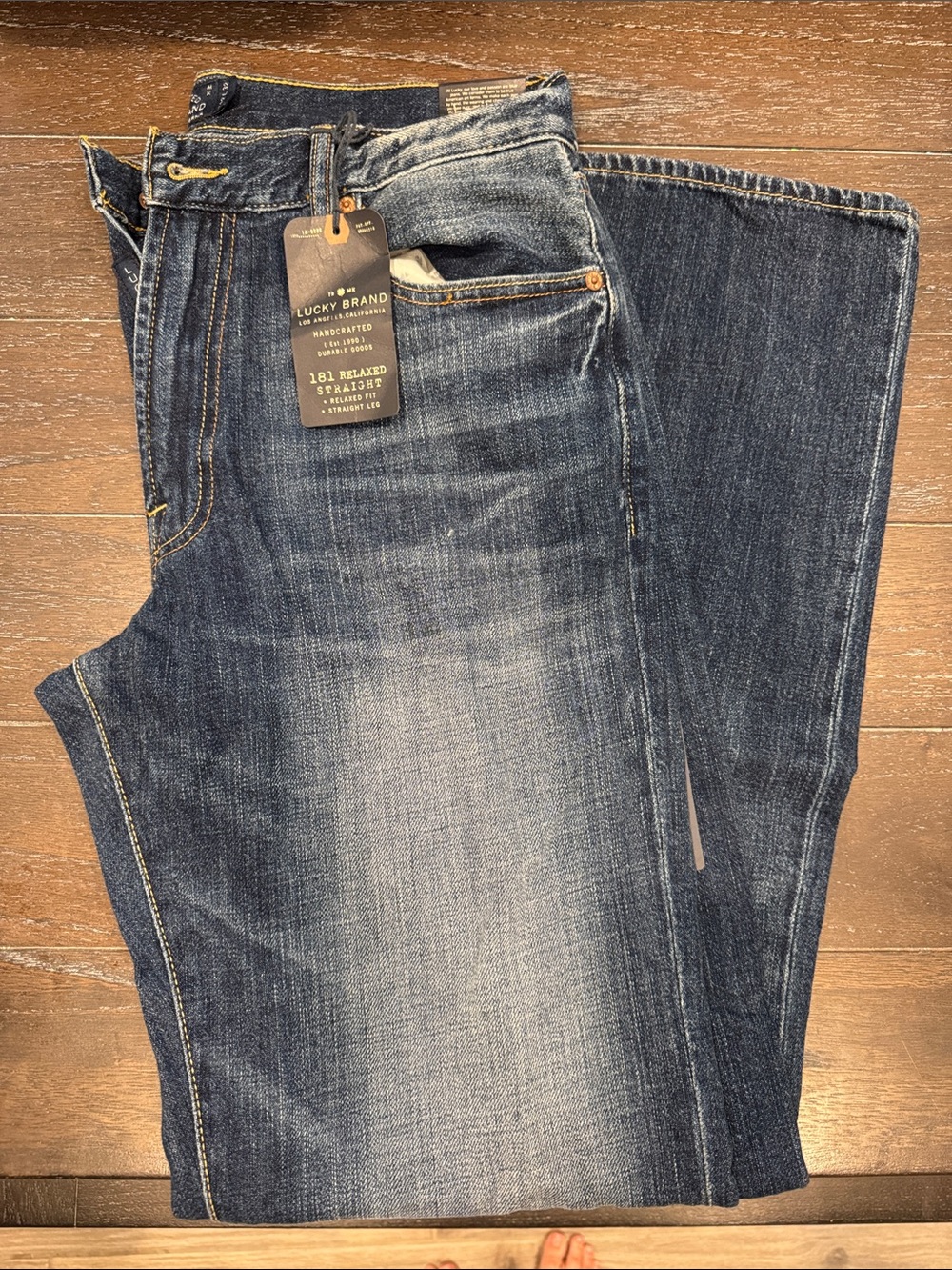 Lucky Brand Men's Relaxed Straight Jeans in Washed Blue